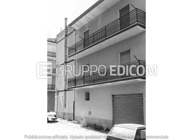 Garage o autorimessa in via fanin n 27 - 1