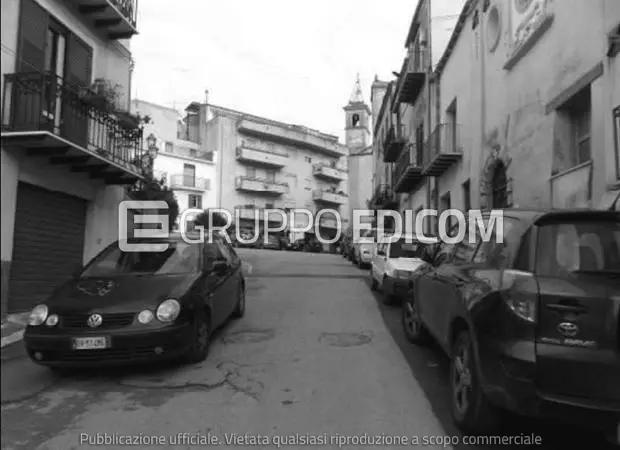 Abitazione di tipo civile in Piazza Umberto I, n. 8 - 1