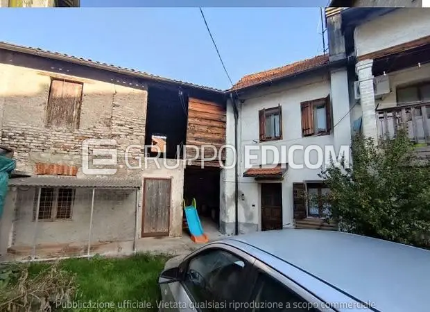 Abitazione di tipo popolare in Borgo Caleipo, frazione Castion, Via Della Fontana, 8 - 1