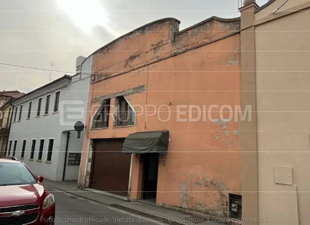 Magazzini e locali di deposito in Via Felice Cavallotti n. 14 - 1