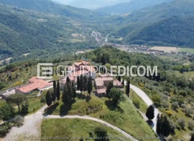 Edifici a destinazione particolare in Strada Vicinale di Frascole al Poggio snc - 1