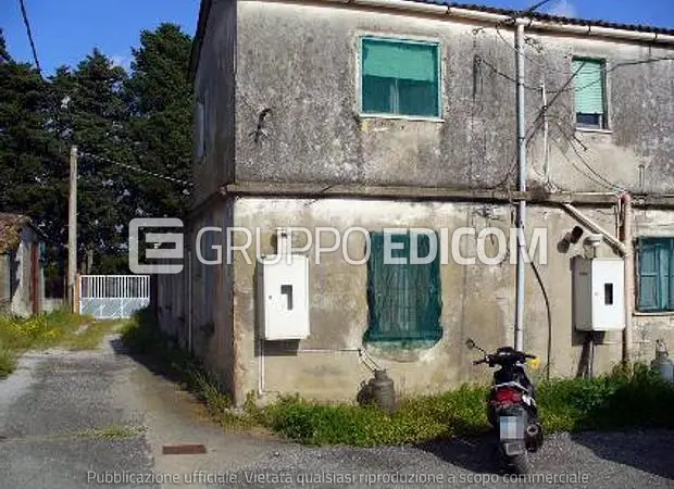 Fabbricati per attività agricole in lungo la S.S.18 direzione Reggio di Calabria, Località Persicara - 1