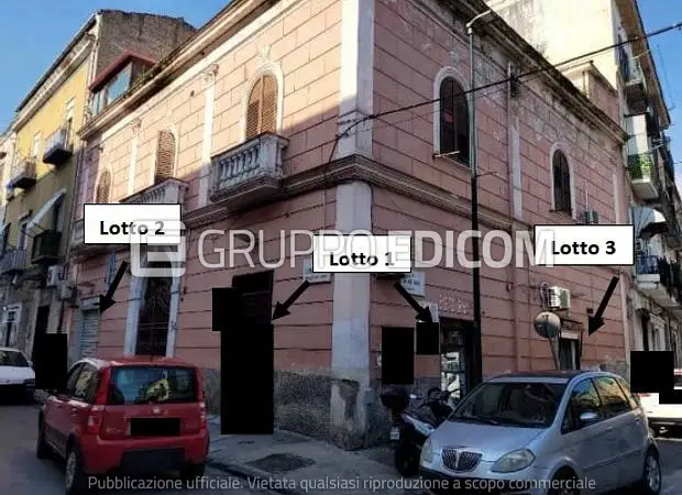 Negozio in Via Regina Margherita, 54, 80144 Napoli NA, Italia - 1