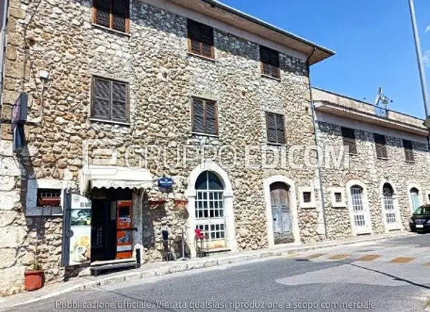 Abitazione di tipo popolare in Via Carnello, 190, 03036 Isola del Liri FR, Italia - 1