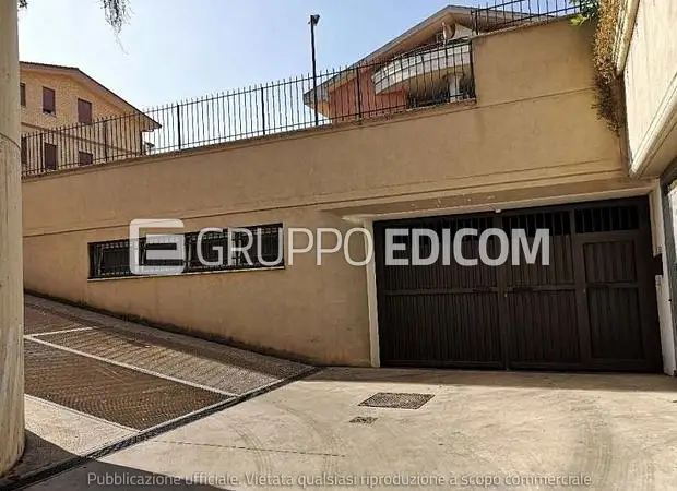 Garage o autorimessa in Via Giarre, 38L, 00133 Roma RM, Italia - 1