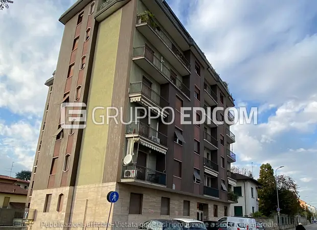 Uffici e studi privati in Via Solferino, 8 piano T - 1